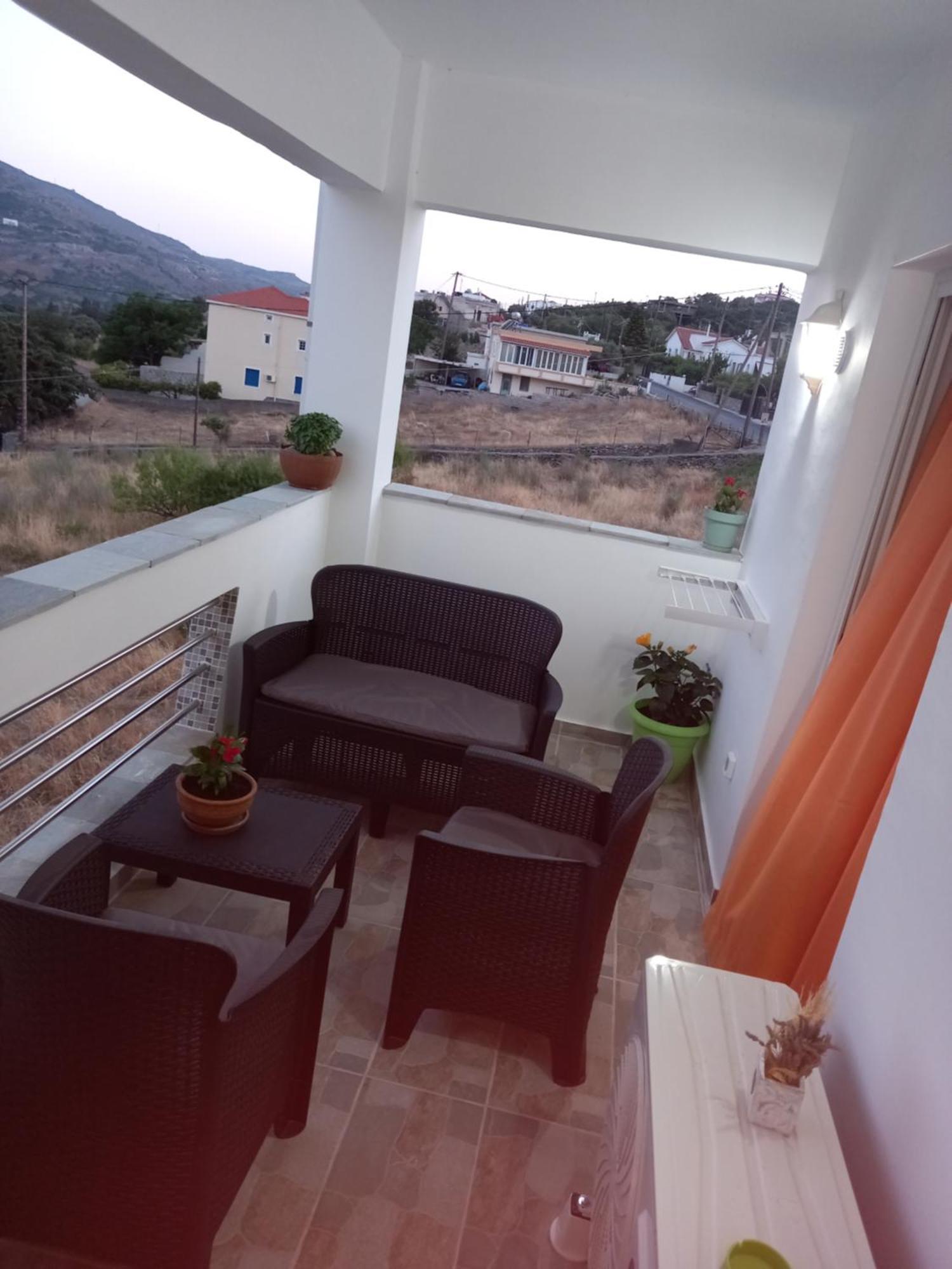 Levante Studios Αndros Ménites Rum bild